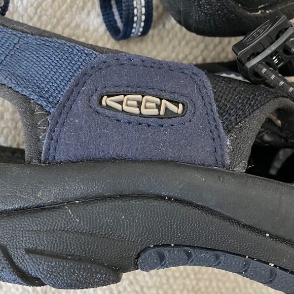 Keen men’s size 7.5 (8.5 women’s)  Blue rubber Sandals - Picture 16 of 16